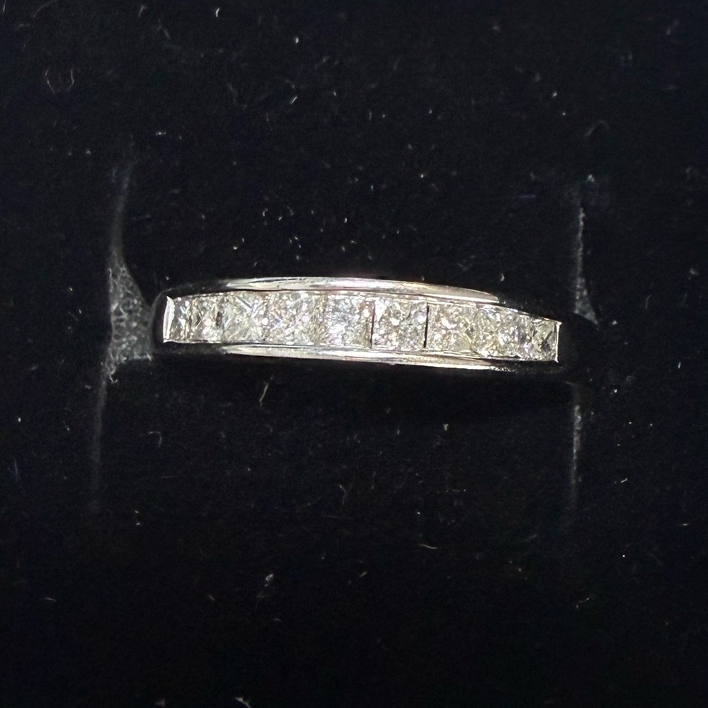 14k White Gold Band